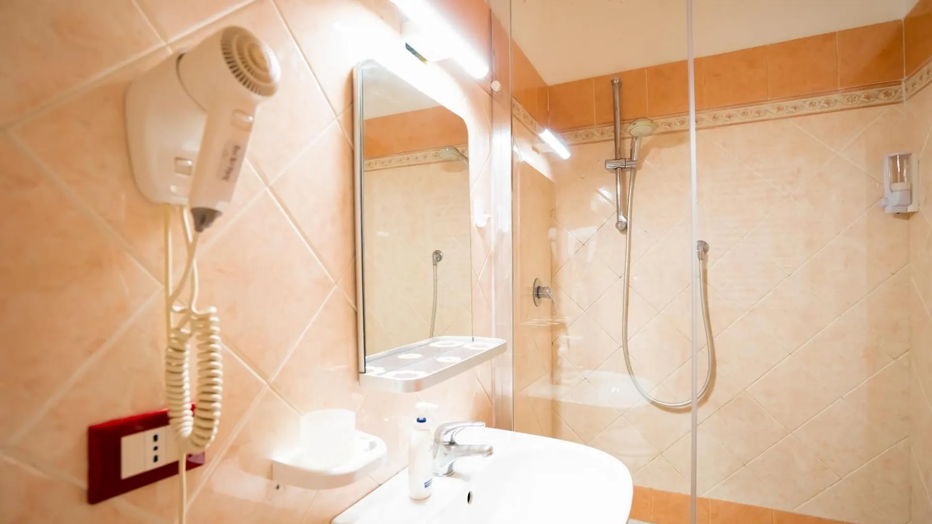 Pensión Booking Inn Roma Italia