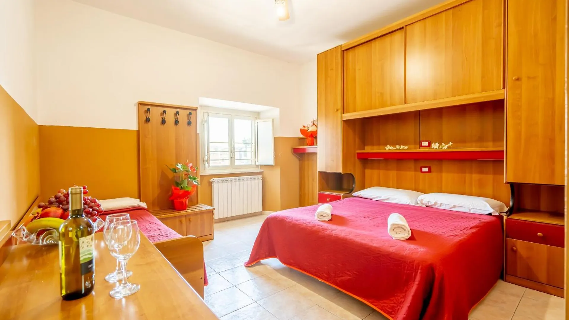 Booking Inn Roma 0*,  Italia